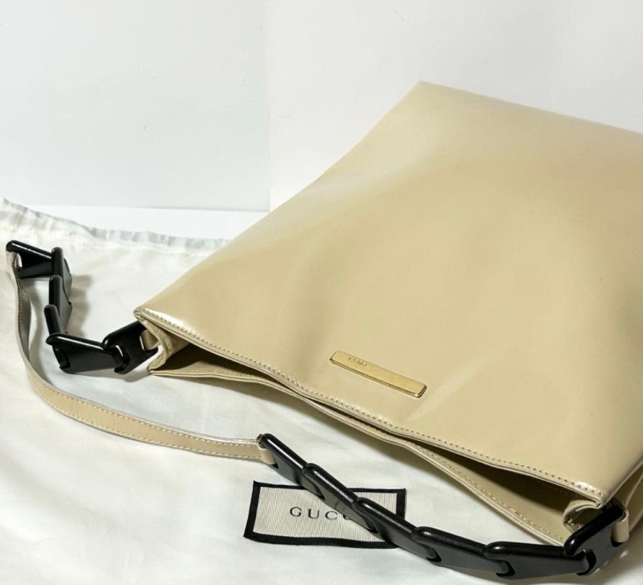 NOT SOLD OUT Coming Soon. Vintage GUCCI by Tom Ford Chain Patent Leather Shoulder Bag, Beige - additional view 4