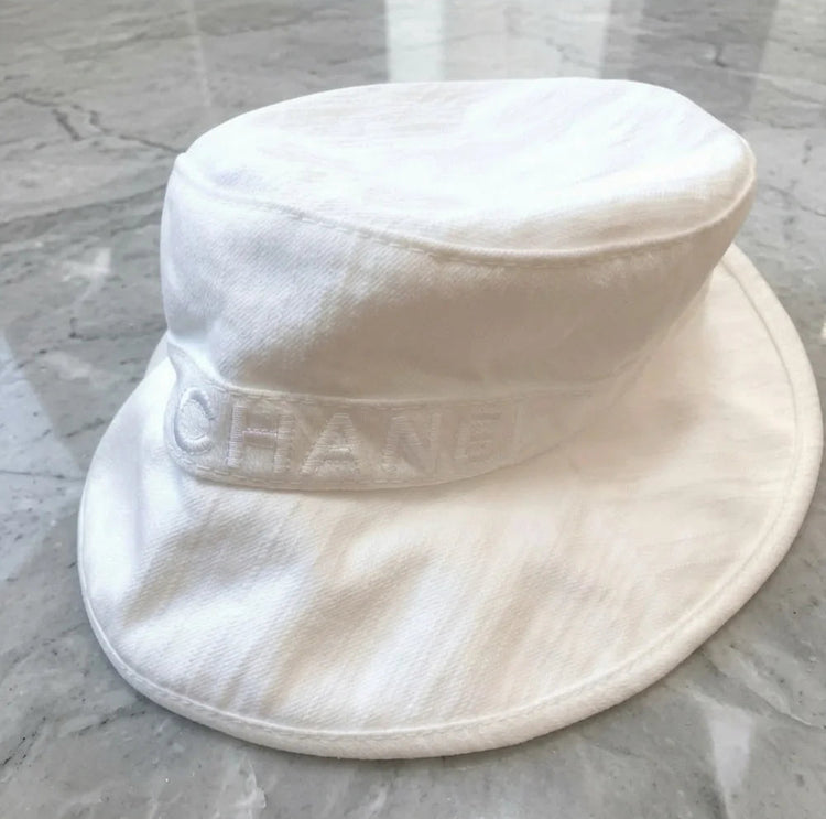 CHANEL White Denim Cotton Bucket Hat New Unused Size Medium Summer Hat