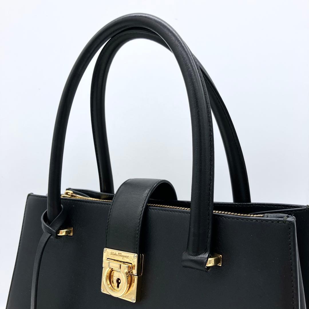 Ferragamo Juliette Lock Story Tote - additional view 8