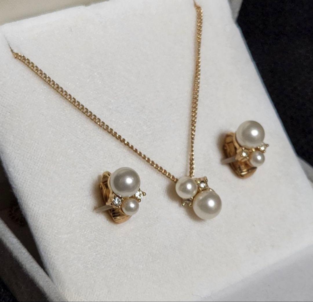 CD Dior Pearl Necklace and Earrings - additional view 2