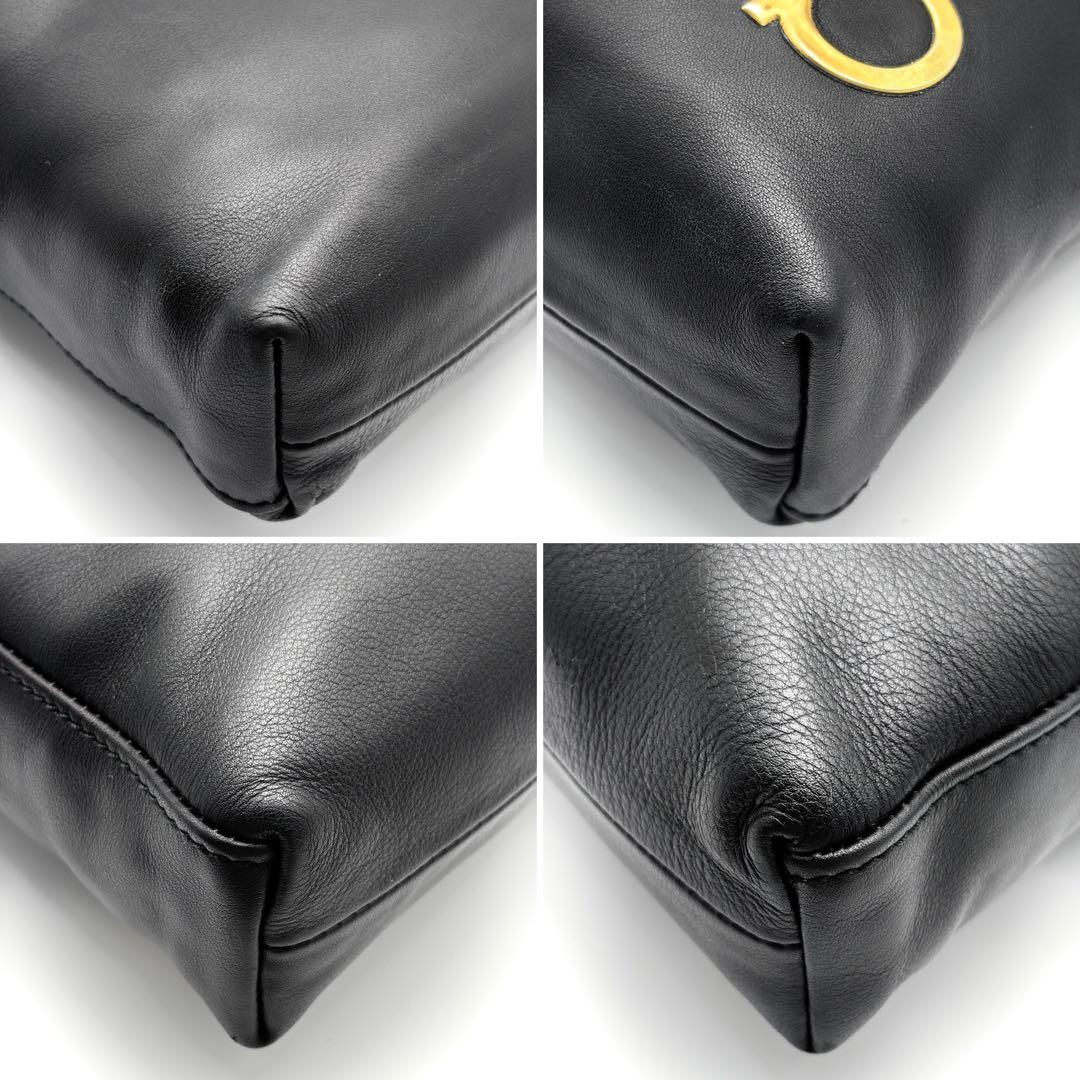 Salvatore Ferragamo Gancini Smooth Calf Leather Messenger Bag – Black